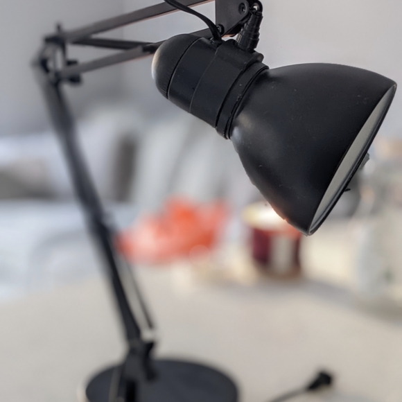 ❗2/$25 Bundle Discount❗Adjustable lamp - Picture 1 of 3